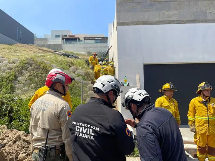 Muere hombre al colapsar tierra en Cumbres de Juárez