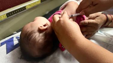 Recomiendan llevar a menores de 5 años a aplicarse la vacuna contra la Tos Ferina