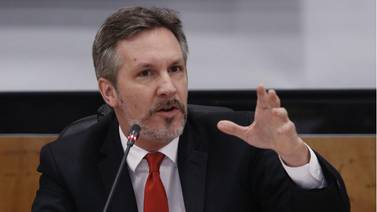 John Ackerman critica a Morena por censurar a militantes que abuchearon a Mario Delgado