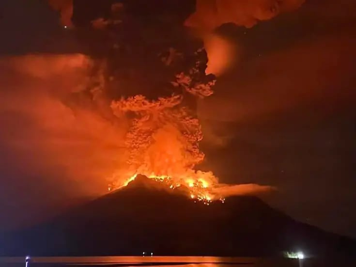 VIDEO: Erupción del volcán Ruang en Indonesia causa evacuaciones masivas