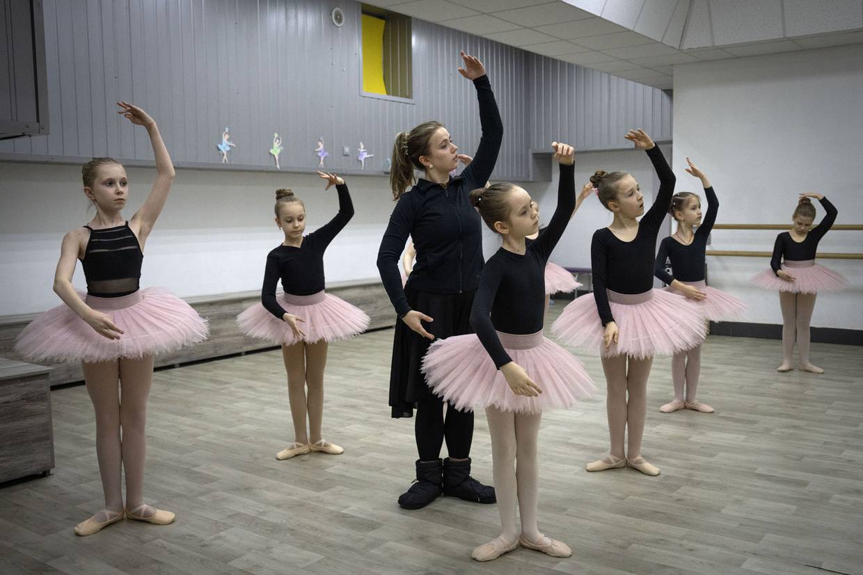 Una clase de ballet en Járkiv, Ucrania.