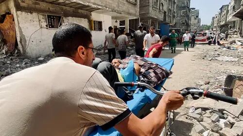 Impacto de misiles israelíes en hospital de Gaza: Personal escapa lleno de pánico 