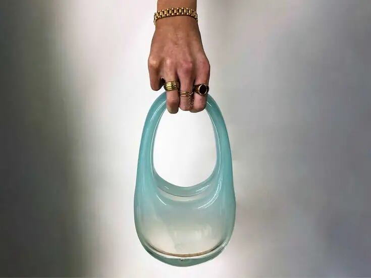 Crean bolsa de plástico que desafía la gravedad
