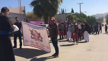 Inicia viacrucis en la colonia Ampliación Plan Libertador en Rosarito