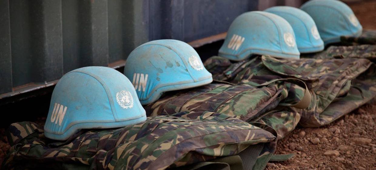 Cascos azules y uniformes del personal de paz de Naciones Unidas. Foto ONU
