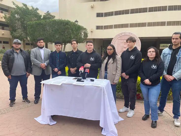 Estudiantes de Derecho de la Universidad de Sonora protestan por irregularidades en elecciones de la Asociación de Alumnos