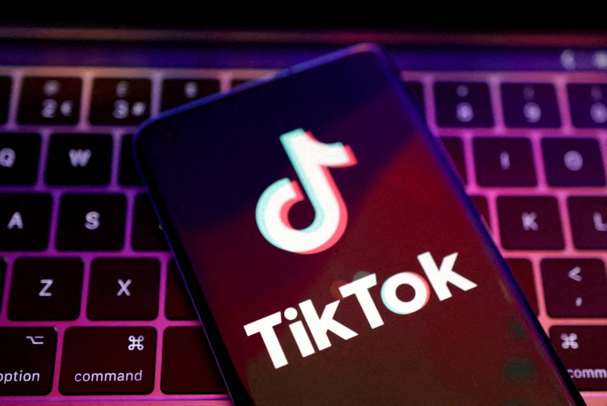 FOTO DE ARCHIVO: El logo de la app TikTok se ve en esta ilustración tomada, el 22 de agosto de 2022. REUTERS/Dado Ruvic/Illustration/Archivo