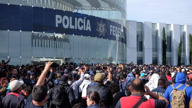 Tras 10 horas de bloqueo, federales se retiran de autopista México-Pachuca