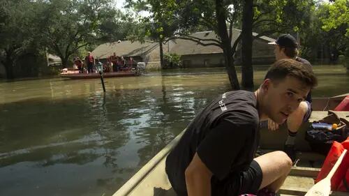 Suman más de 170 rescates en medio de las inundaciones en Texas