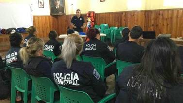 Imparten taller "Patrulla Rosa" en Nogales