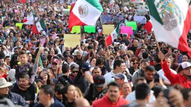 Manifestantes llegan a la glorieta Cuauhtémoc