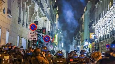 "Más de mil millones de euros" en daños de disturbios por la muerte de un joven en Francia
