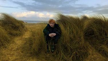 Revisa el nuevo álbum de Ed Sheeran, 'Autumn Variations'
