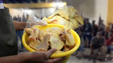Cobran 30 mil pesos por pollos; comerciantes revelan extorsiones del crimen en Edomex