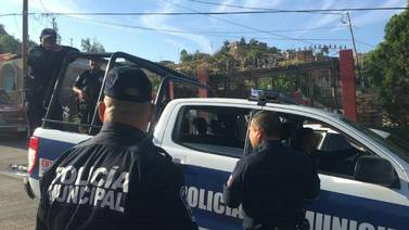 Atan de pies y manos a guardias de seguridad para robarles en el Cerro del Bachoco