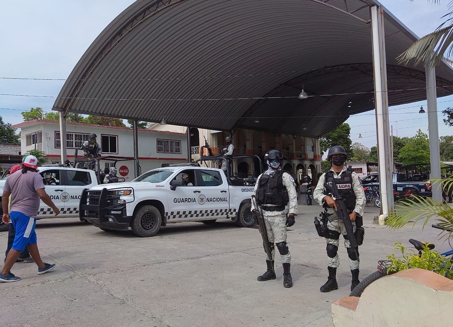 Fotografía de archivo de personal de la Guardia Nacional que hace presencia en el estado de Oaxaca (México). EFE/Diana Manzo
