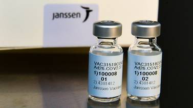 Existe un "posible vínculo" entre casos raros de tromboembolismo venoso y la vacuna de Janssen: EMA