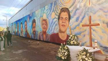 Develan y bendicen mural en honor a víctimas de masacre de Salvatierra, Guanajuato
