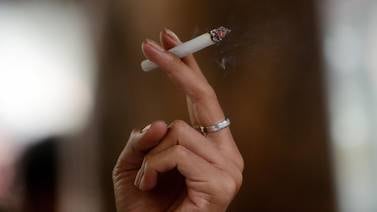 Canadá obliga a que cada cigarrillo contenga avisos para advertir sobre riesgos del tabaquismo