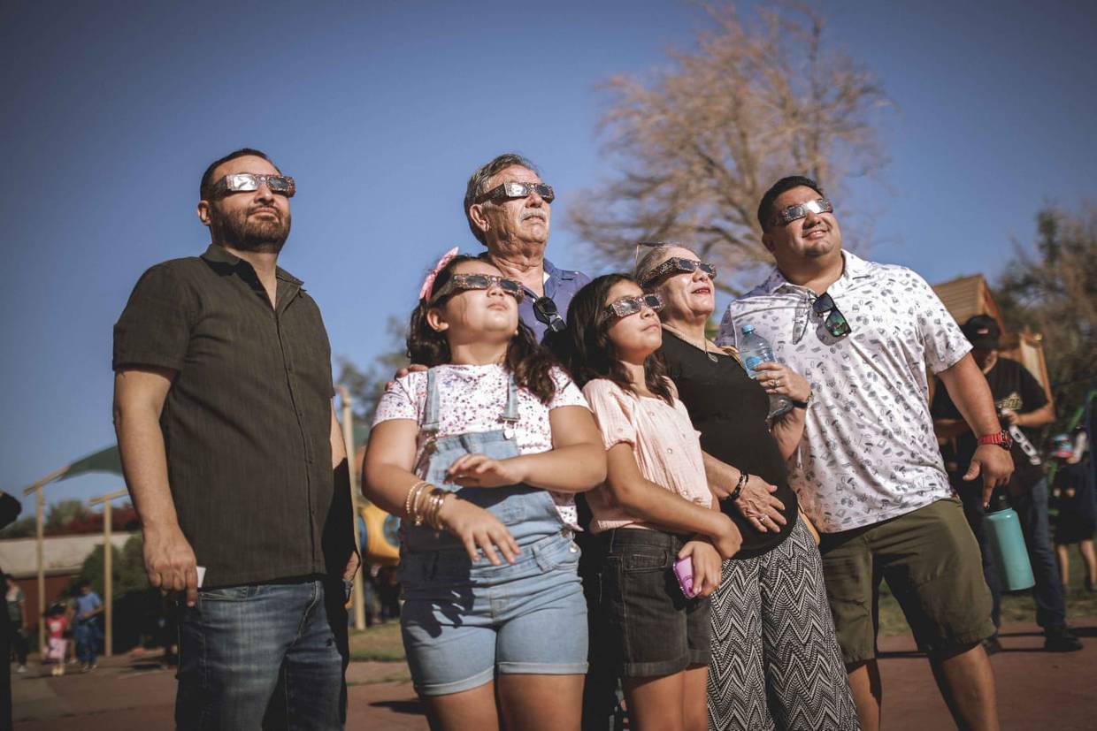 Las gafas para observar el eclipse solar certificadas por la Norma Oficial Mexicana ISO 12312-2, estarán a la venta en Tijuana en el Museo del Trompo durante el evento.