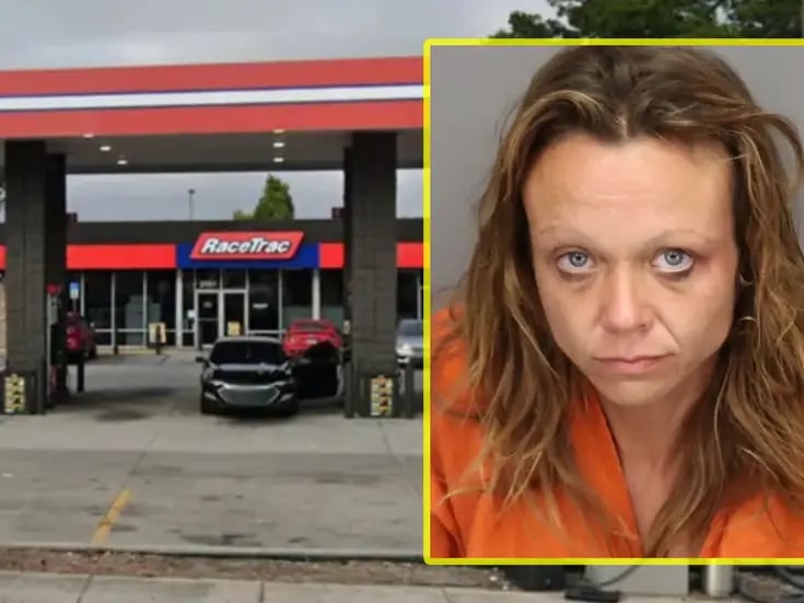 Clienta desnuda amenaza a personal de una tienda con un pelapapas y se masturba frente a la policía en Florida