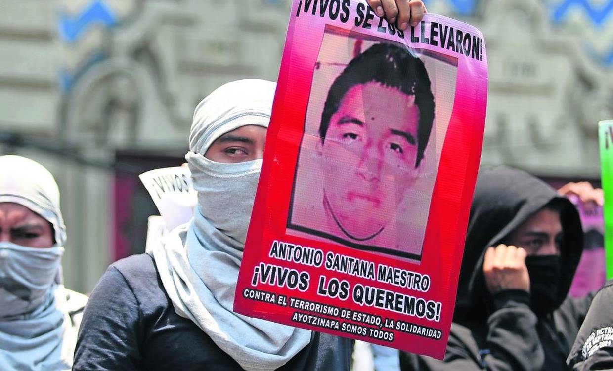Dan libertad condicional a militares acusados en caso Ayotzinapa
