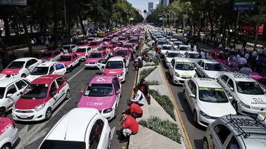 Segob llega a acuerdo con taxistas de la CDMX; levantan bloqueo