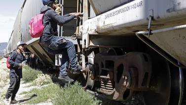 Más de 34 mil migrantes han sido disuadidos de viajar sobre el tren en mes y medio