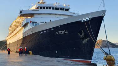 Llega Crucero Astoria a Guaymas