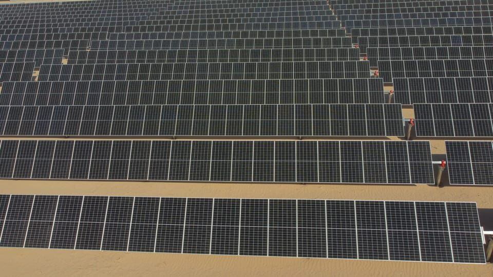 Paneles solares de la Planta fotovoltaica que se construye en Puerto Peñasco y que forma parte del Plan Sonora de Energías Sostenibles. | Archivo GH