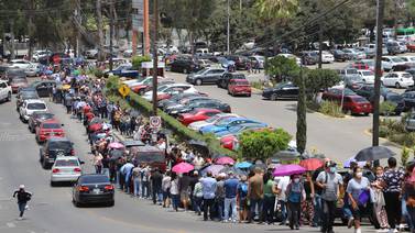 Acuden miles por segunda dosis en Tijuana