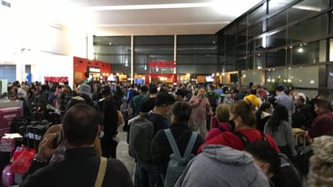 Aeropuerto de Tijuana vive caos tras cancelación de vuelos en Noche Buena