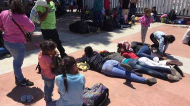 Decenas de migrantes piden visa humanitaria en El Chaparral