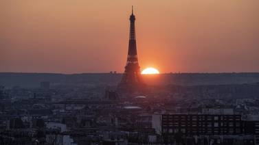 Torre Eiffel necesita millones de euros para seguir recibiendo visitantes