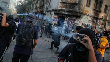 Chile vuelve a las protestas: Barricadas y desórdenes en las calles