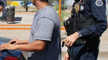 Asegura PEP a hombre con arma de fuego en Ensenada