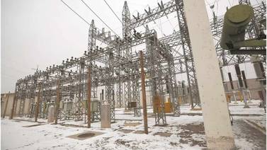 Frente frío deja sin electricidad a 47 mil hogares y negocios en Nuevo León