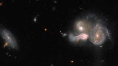 Hubble capta tres galaxias en una 'extraña' fusión
