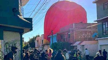 VIDEO: Globo aerostático cae sobre fraccionamiento en Guanajuato