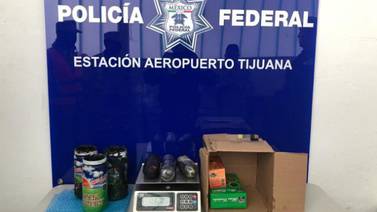 Decomisan casi un kilo de heroína dentro de envases de plástico en Aeropuerto de Tijuana
