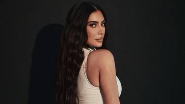 Kim Kardashian usa vestido con transparencias para visitar el Vaticano
