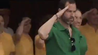 Reviven video de Emiliano Salinas bailando en Nxivm, de Keith Raniere
