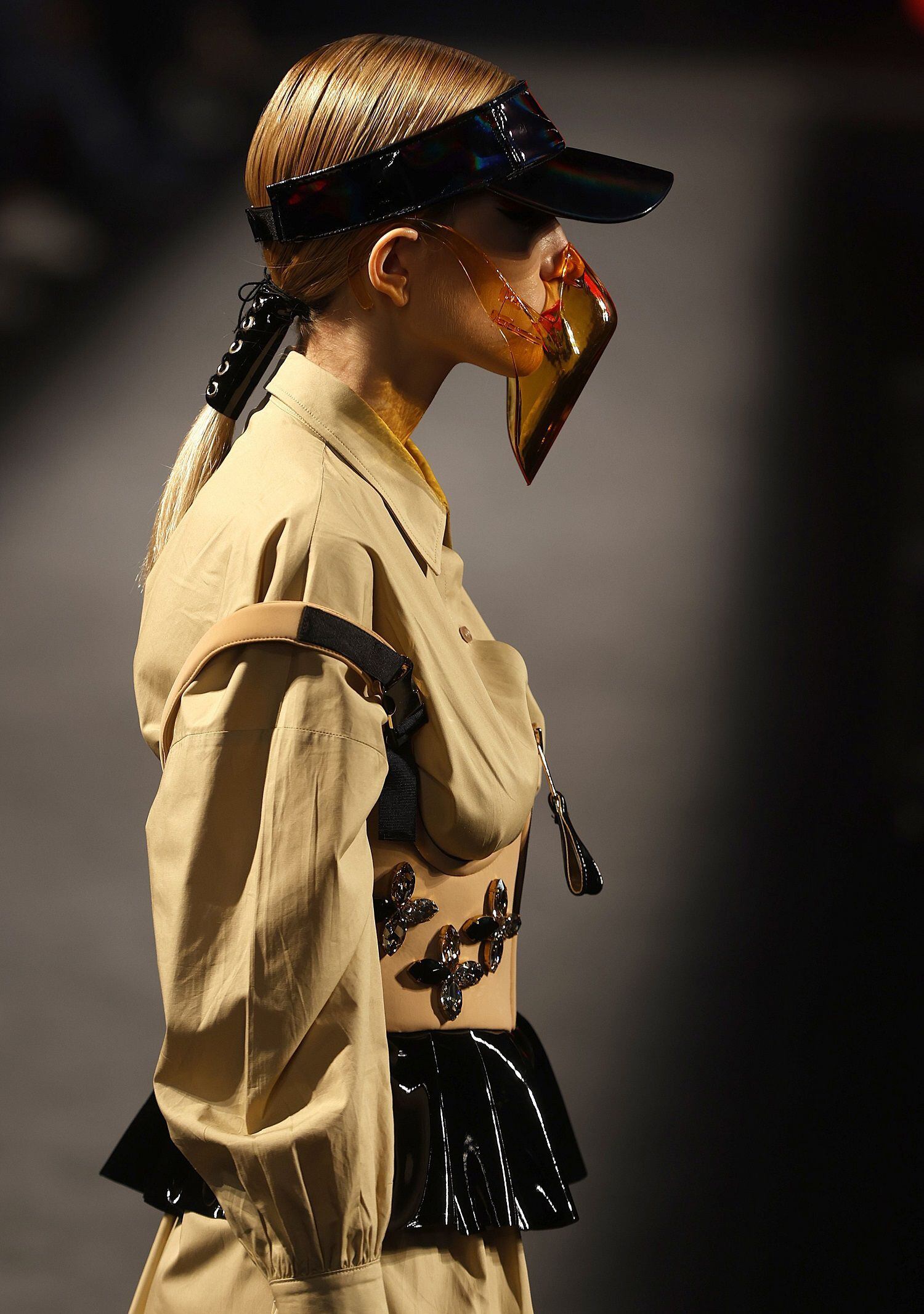 Una modelo presenta una de las creaciones de la firma Maya Hansen en la 73 edición de la pasarela Mercedes-Benz Fashion Week Madrid, este jueves en el recinto ferial IFEMA de la capital. EFE/J.J. Guillen