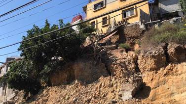 Desalojan cinco viviendas en colonia Los Altos