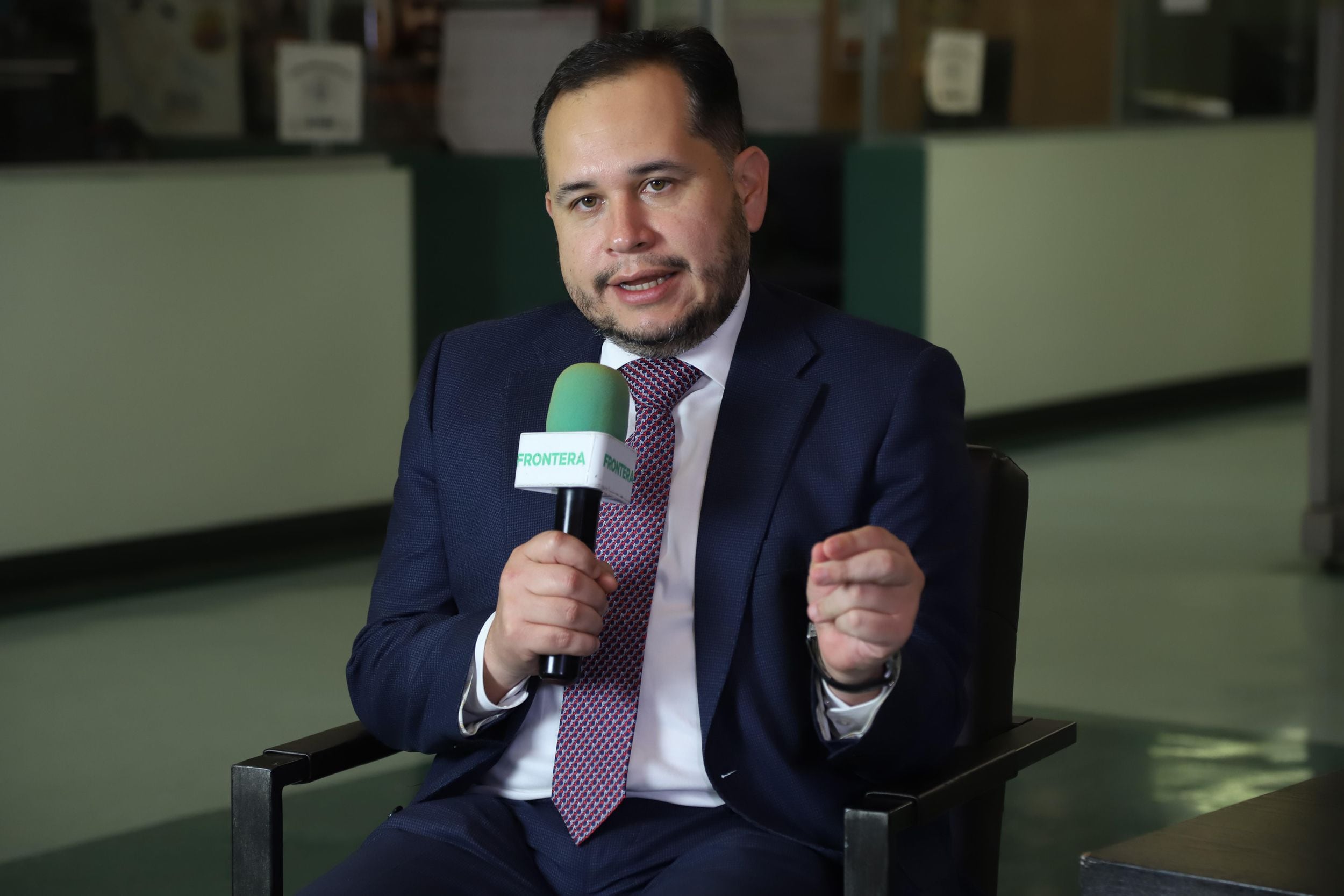 Entrevista con Hiram Sánchez Fiscal Central de la Fiscalía General del Estado y el Dr. Pedro Cruz Camarena director de Prevención Ciudadana del Delito y la Violencia de la FGE. 