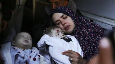 Después de 10 años de intentarlo, una mujer palestina tuvo gemelos y un ataque israelí los mató