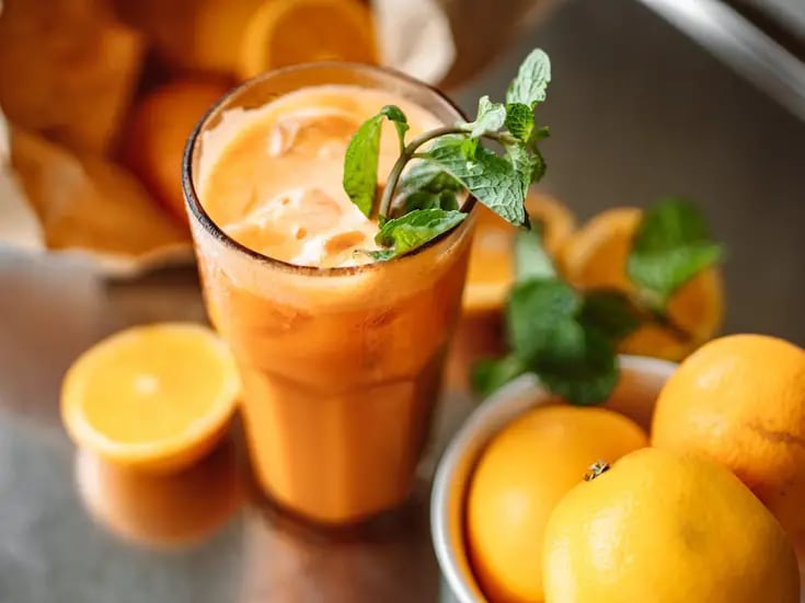Descubre por qué no deberías consumir jugo de naranja a diario