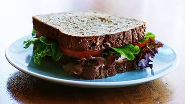 Los ingredientes que hancen más saludable tu sandwich, según Profeco