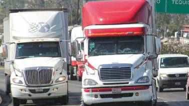 Crimen organizado roba 56 camiones al día en México; tendencia va en aumento: Empresa Overhaul