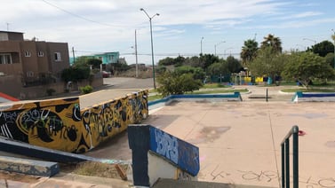 Denuncian residentes de colonia en Rosarito graffiti en parque